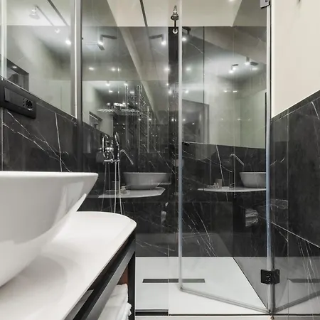 Valeri Otel Roma